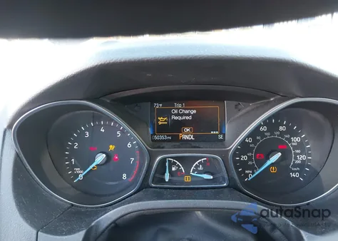 2018 Ford Focus Se z USA, uszkodzony, nr VIN 1FADP3F26JL332702